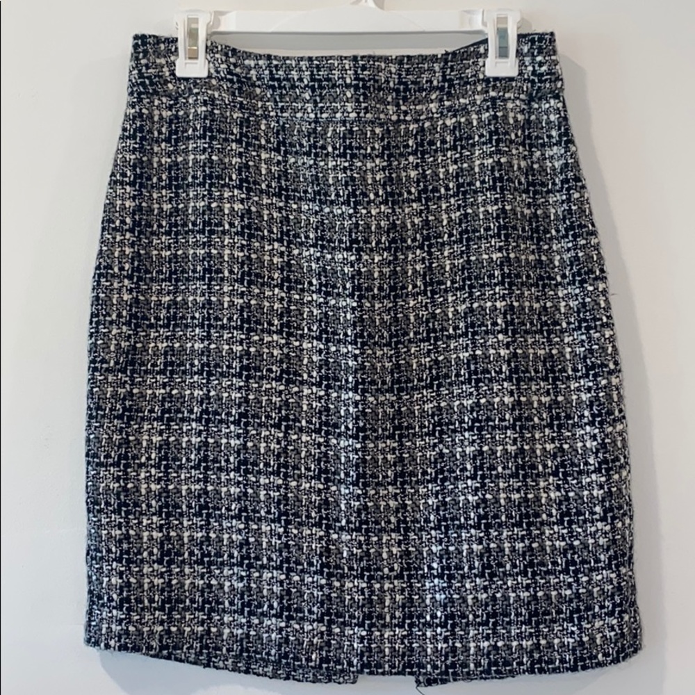 Banana Republic Midi crocheted skirt